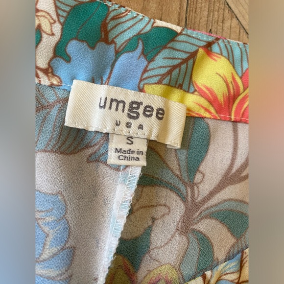 🎀 Umgee Floral Boho blouse Top linen Cuff Sleeves Fringe Hemline S - Super cute! - Picture 10 of 10
